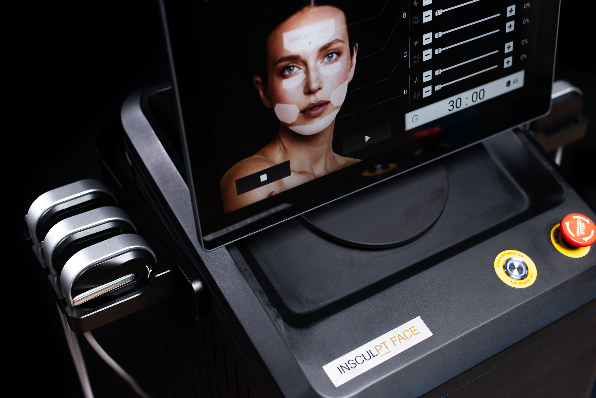 Insculpt Face-maskinen hos HolosAthena